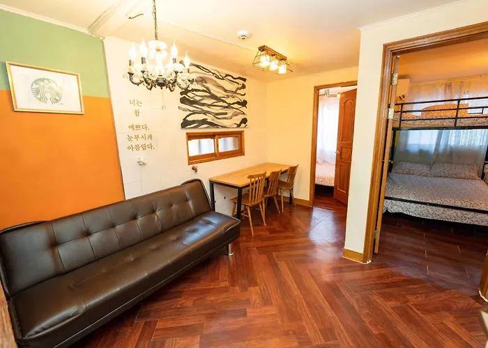 2 - Gu&Anne House Seoul Hongdae Stn 5Rooms,4Bathroom *