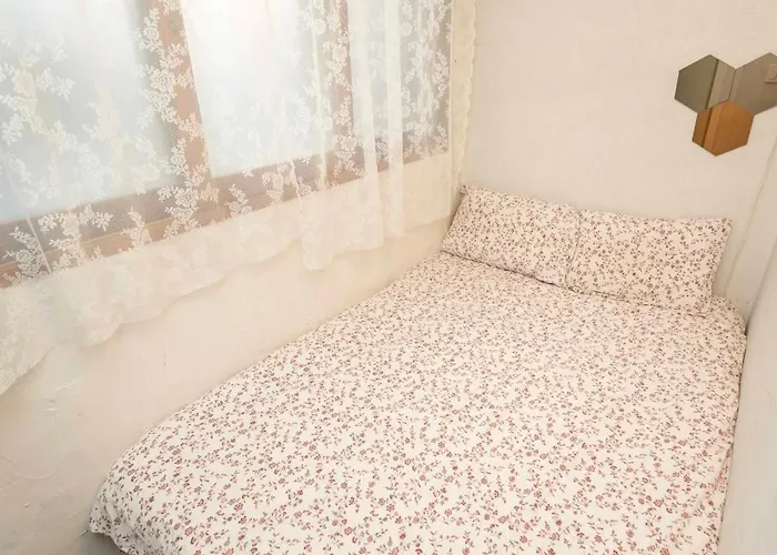 2 - Gu&Anne House Seoul Hongdae Stn 5Rooms,4Bathroom Seoul