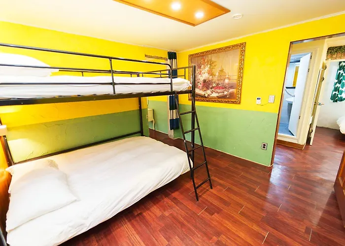 2 - Gu&Anne House Seoul Hongdae Stn 5Rooms,4Bathroom Apartment
