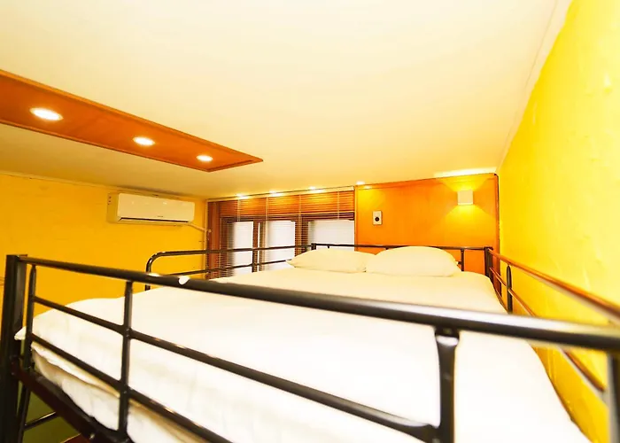 2 - Gu&Anne House Seoul Hongdae Stn 5Rooms,4Bathroom *