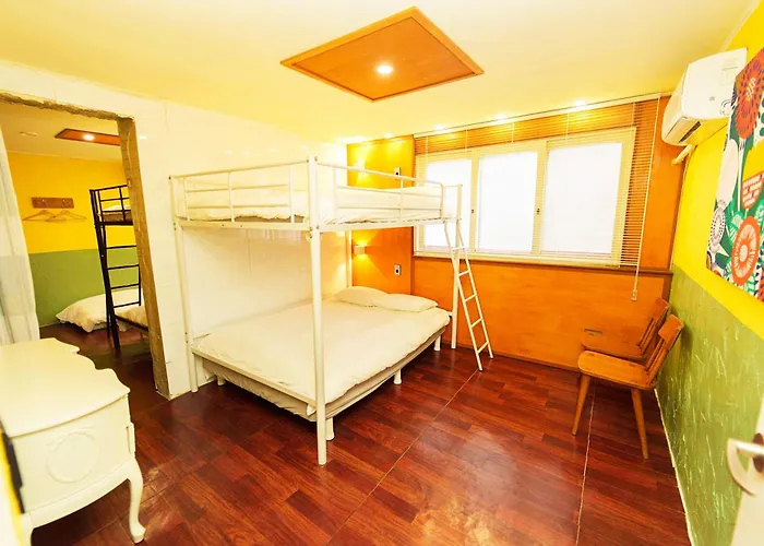 2 - Gu&Anne House Seoul Hongdae Stn 5Rooms,4Bathroom Apartment