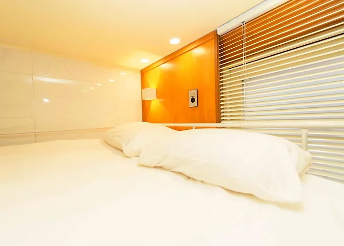 2 - Gu&Anne House Seoul Hongdae Stn 5Rooms,4Bathroom