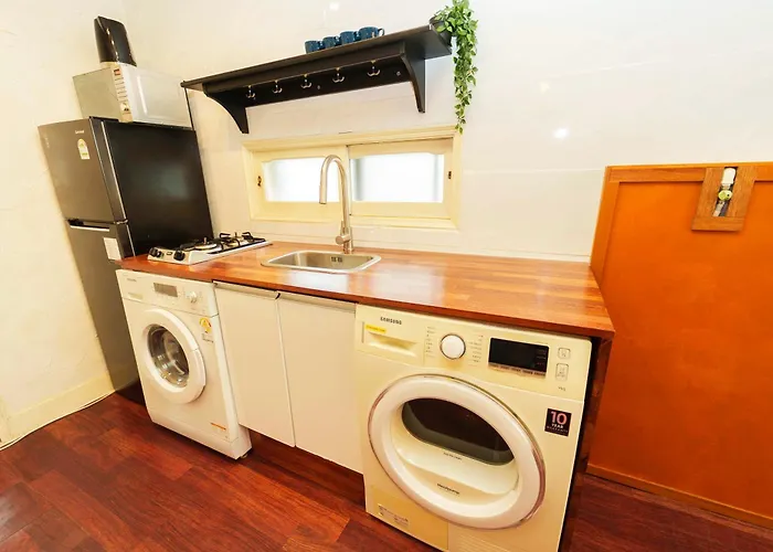 Apartment 2 - Gu&Anne House Seoul Hongdae Stn 5Rooms,4Bathroom *