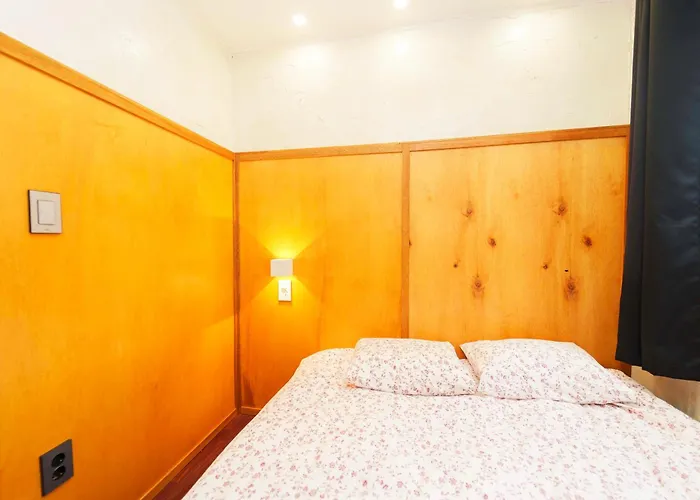 2 - Gu&Anne House Seoul Hongdae Stn 5Rooms,4Bathroom *