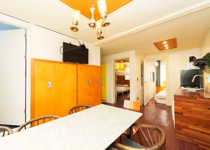 2 - Gu&Anne House Seoul Hongdae Stn 5Rooms,4Bathroom
